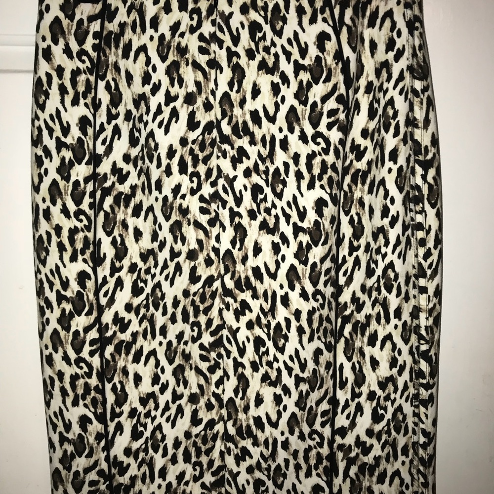 White House Black Market skirt - Picture 2 of 2